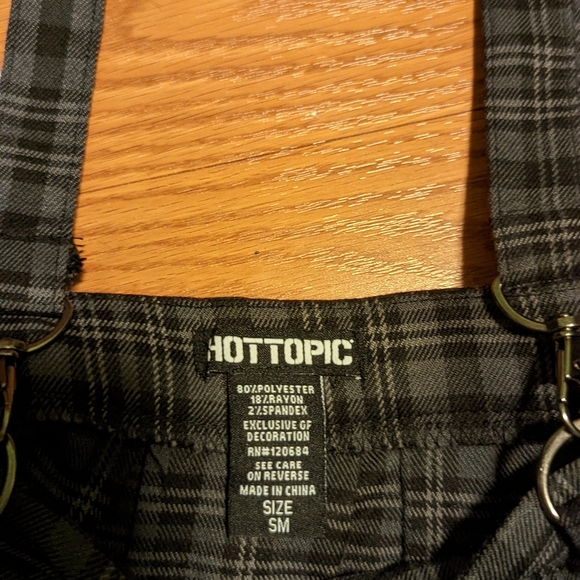 Hot Topic pleated skirt with suspenders - Picture 5 of 7